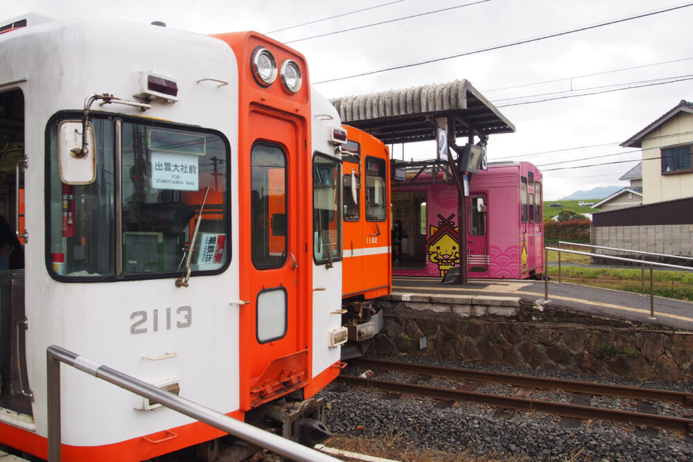 川跡駅での乗換の様子
