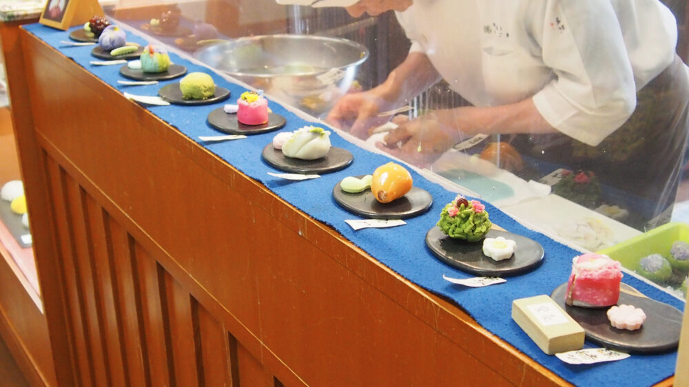 喫茶ちはるの名工・伊丹二夫さんによる和菓子作りの実演