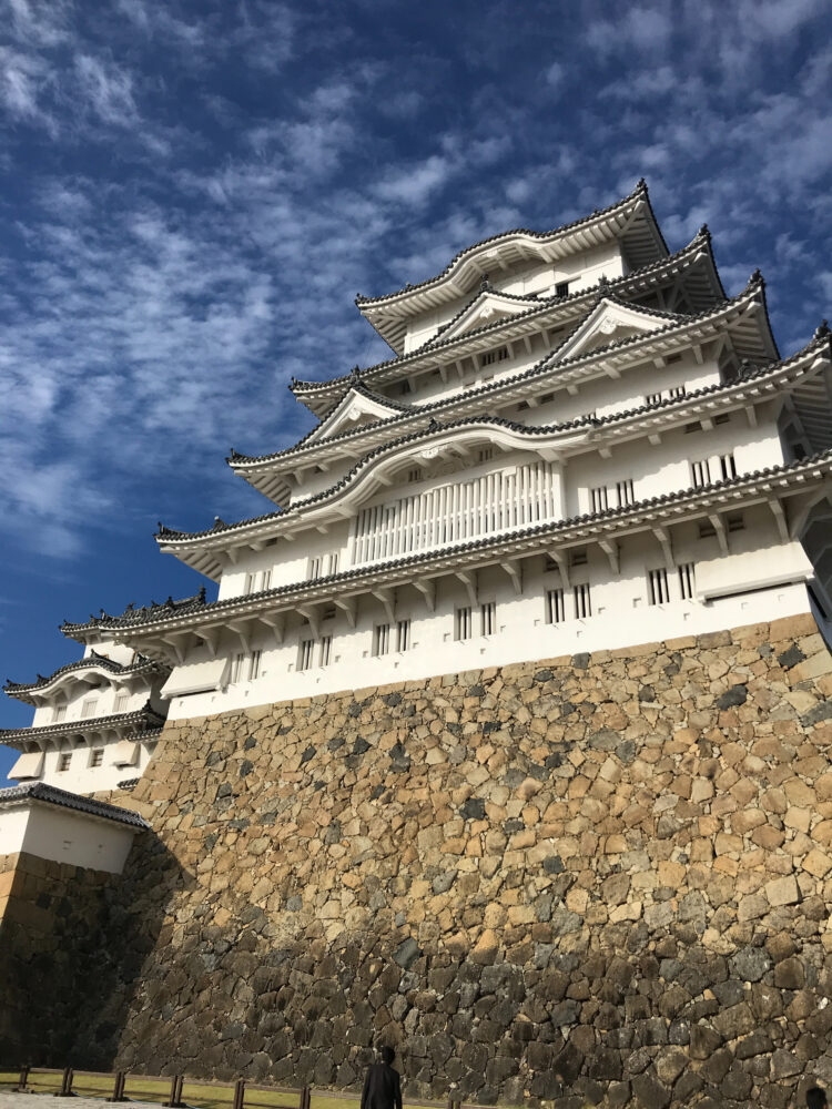 姫路城・備前丸から見上げた大迫力の大天守と小天守