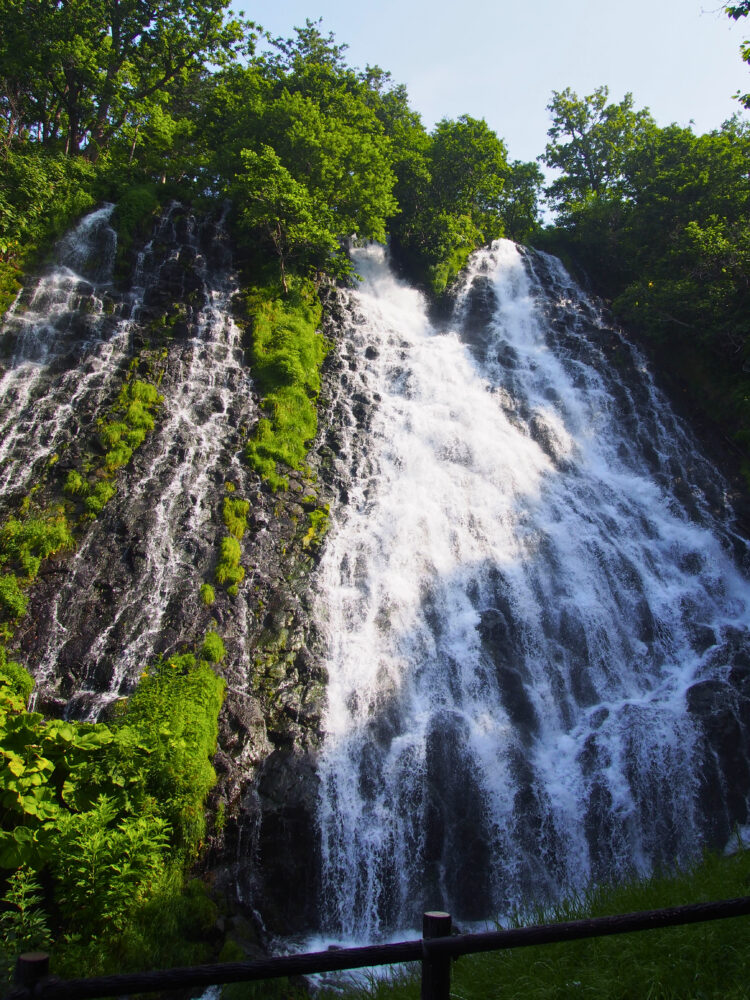 オシンコシンの滝。