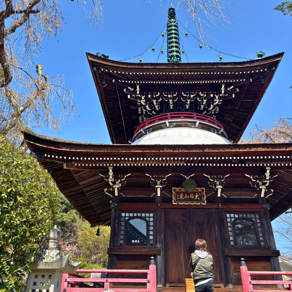 東南院・多宝塔