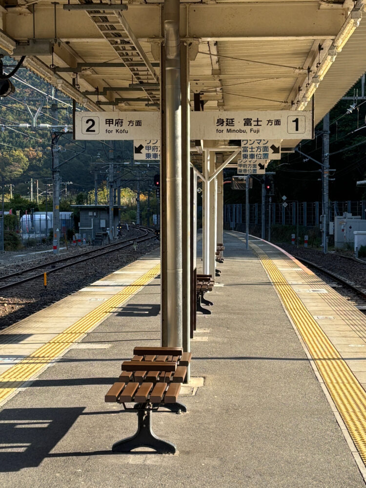 駅ホームの様子