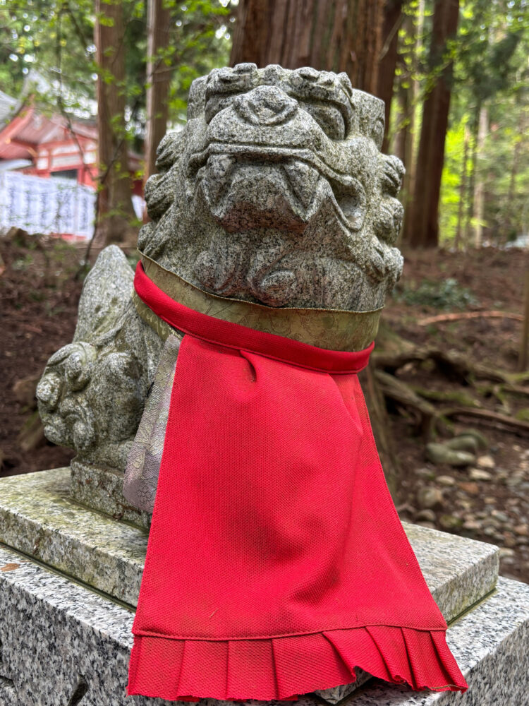 狛犬(左側「ん」)