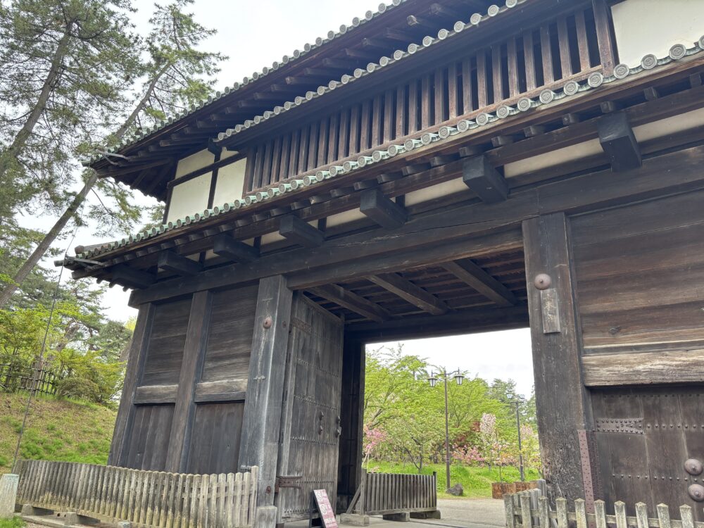 弘前公園(弘前城)の東門