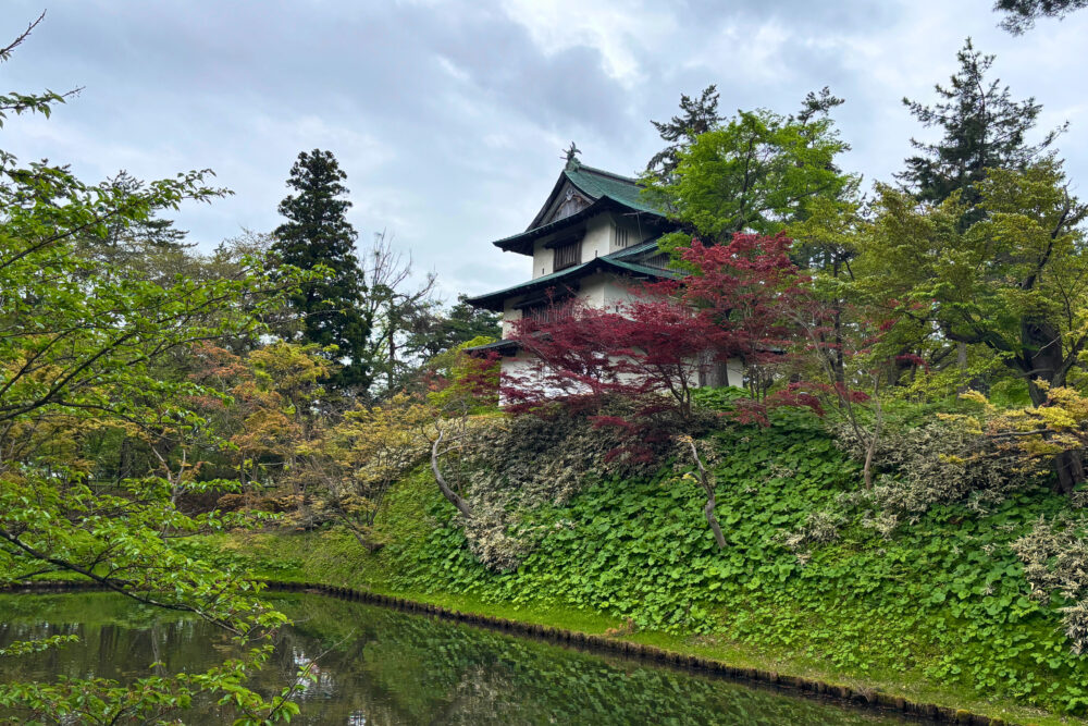 中堀沿いに佇む丑寅櫓