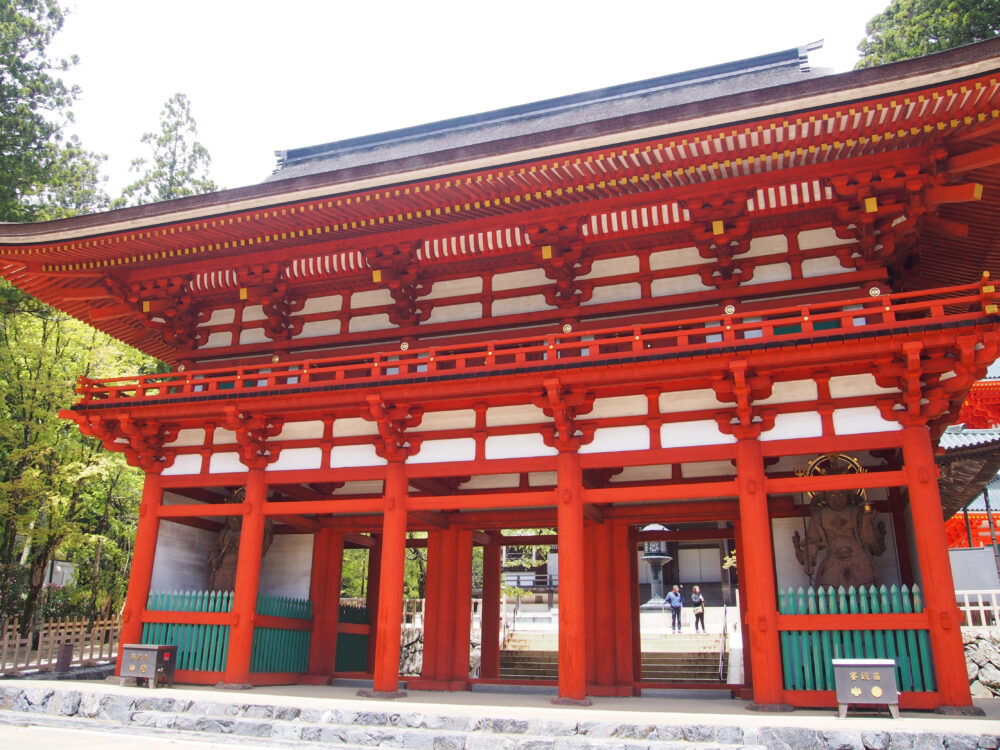 高野山。壇上伽藍の中門。