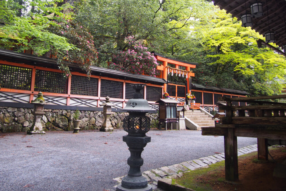 壇上伽藍 御社前の石灯籠と鳥居
