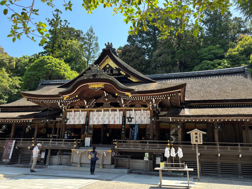 大神神社の御拝殿