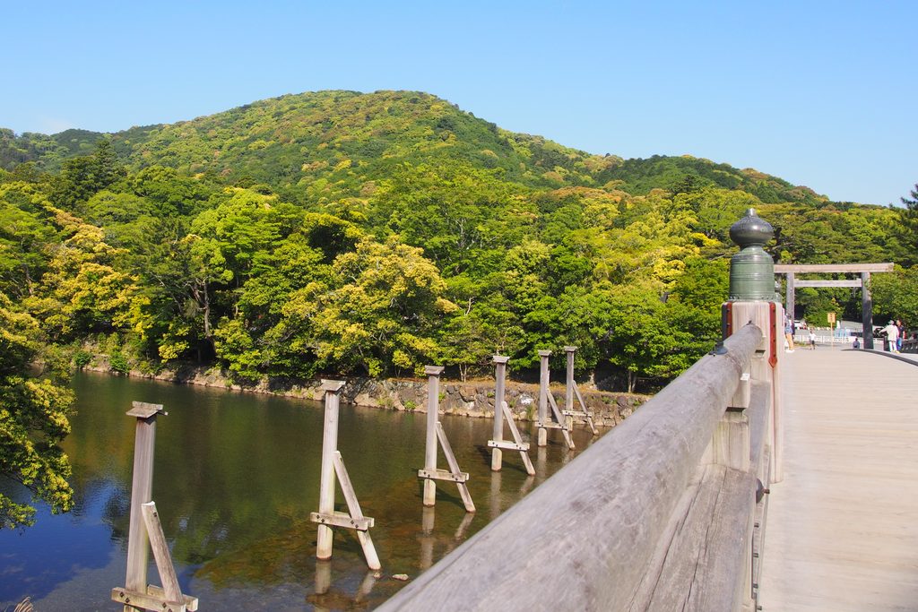 宇治橋と五十鈴川